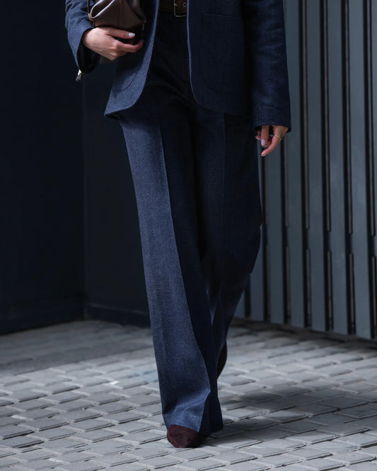 dark blue